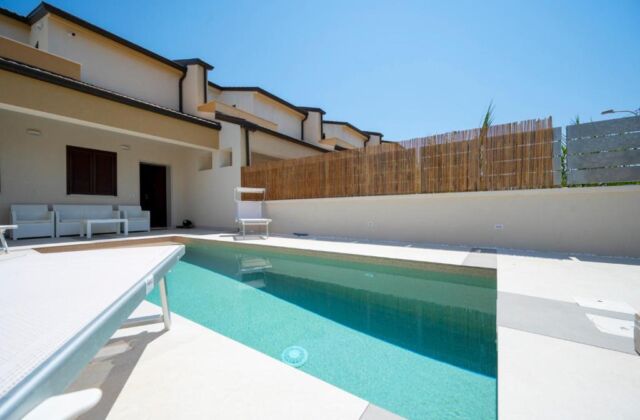 Villa Giusi – Piscina Privata e Mare a Calabernardo