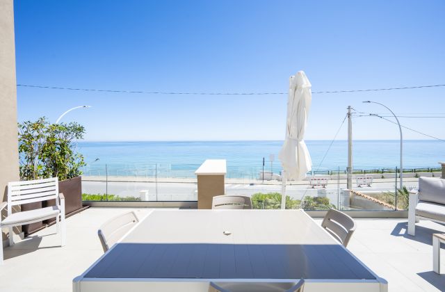 Villa Sun Luxury Sea Beach – Apartments Borgo