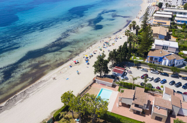 Villa Calliope – Fontane Bianche | Accesso Diretto alla Spiaggia | Infinity Pool Fronte Mare – Blu