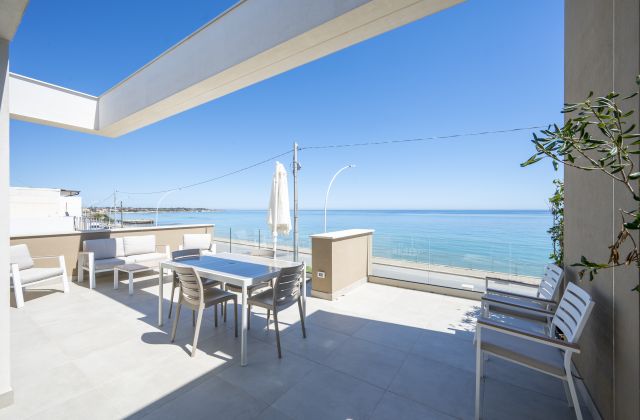 Villa Sun Luxury Sea Beach – Apartments Esedra