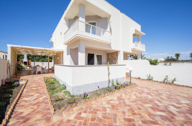 Villa Reitani Esclusiva Villa con Ampi Spazi, Verande Attrezzate e a 150 metri dal Mare di San Lorenzo