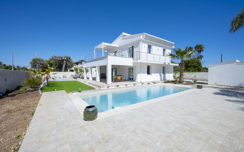 Villa Donna Emanuela – Nuova Villa con Piscina a Fontane Bianche