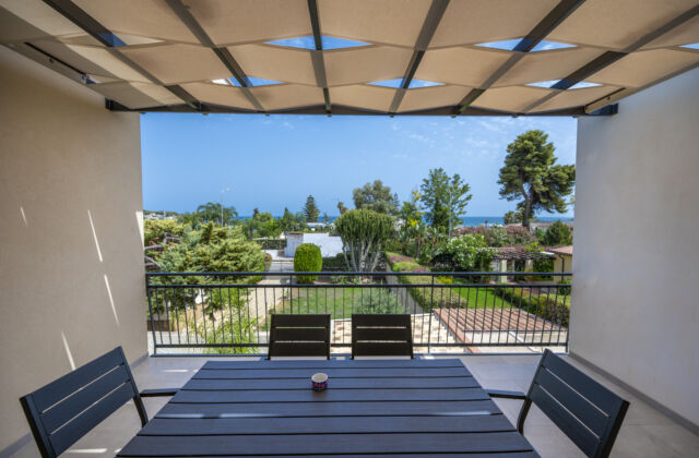 Nisa Apartment Sea View – Verande Panoramiche e Relax a 70 metri dalla Spiaggia | Fontane Bianche