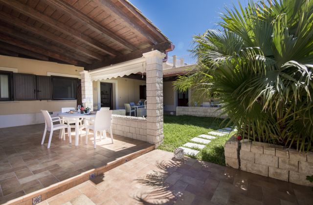 Villa Sayonara Elvira Trilo A – Appartamenti a 50 metri dal mare di Fontane Bianche –