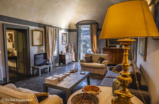 Modica Luxury con Terrazza – Palazzo Storico con Vista su San Giorgio
